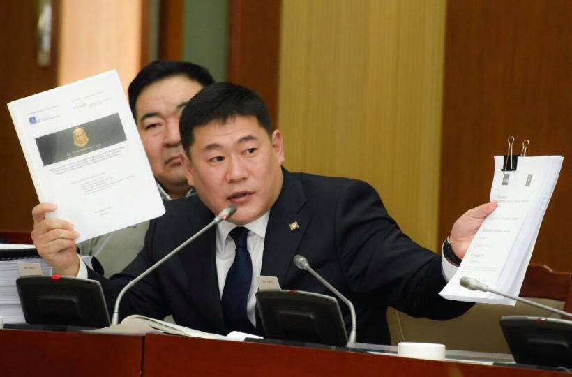 Л.Оюун-Эрдэнэ шүүгч нарт хариуцлага тооцуулахаар Ерөнхийлөгчид хандлаа