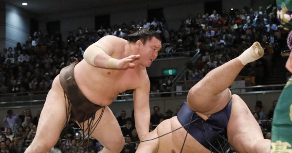 Хакүхо М.Даваажаргал башёг ганцаар тэргүүлж байна