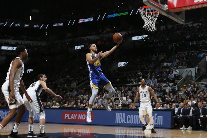 Аваргууд Сан Антонио Спөрс багт хожигдлоо