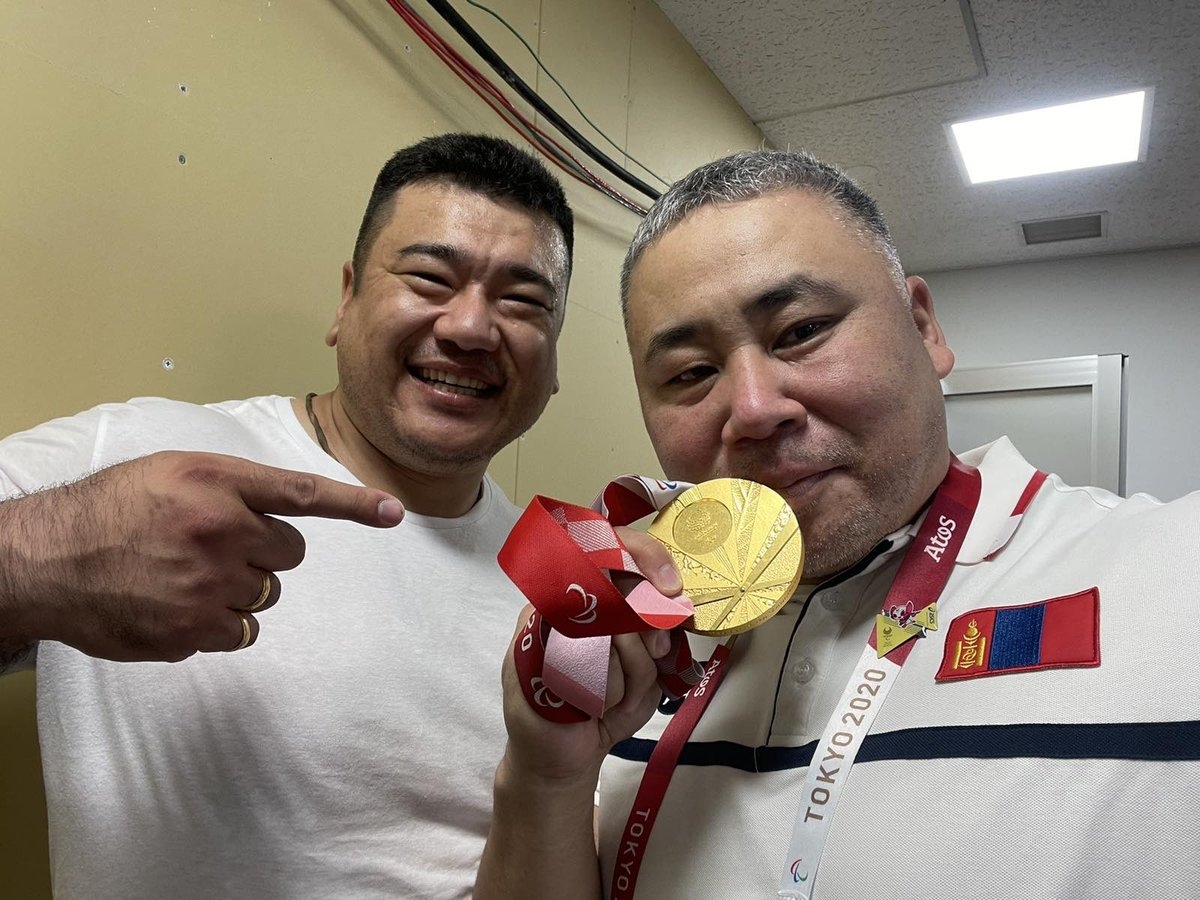 “Токио-2020” паралимпийн наадмаас алтан медаль хүртсэн тамирчин Э.Содномпэлжээ, дасгалжуулагч Д.Баттулга нарт мөнгөн шагнал олгоно
