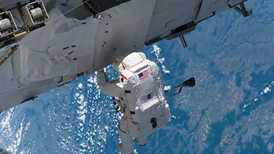 НАСА шинэ сансрын нисгэгчтэй болно