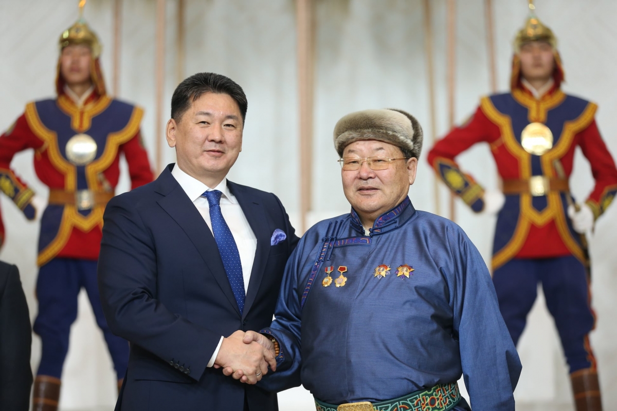 Наваанпэрэнлэйн Жанцанд Монгол Улсын Хөдөлмөрийн баатар цол хүртээв