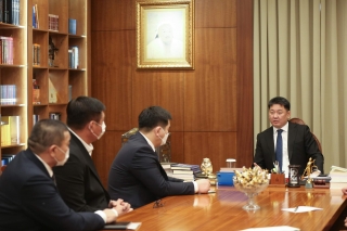 Монгол Улсын Ерөнхийлөгч У.Хүрэлсүх Монголын үндэсний бөхийн холбооны удирдлагуудыг хүлээн авч уулзав