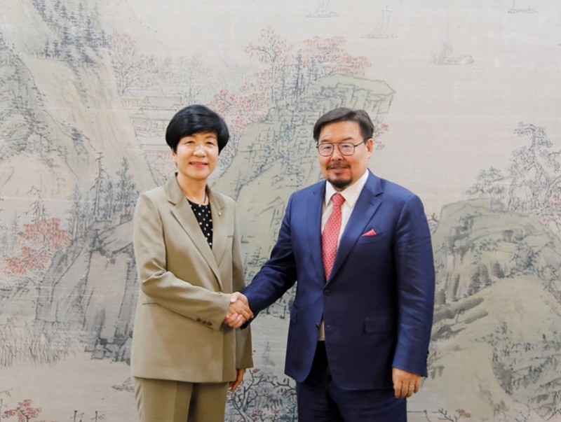 Г.Занданшатар: Монгол Улс, БНСУ-ын харилцааны эрх зүйн орчинг бэхжүүлэхэд хоёр улсын парламент хоорондын хамтын ажиллагаа чухал үүрэгтэй