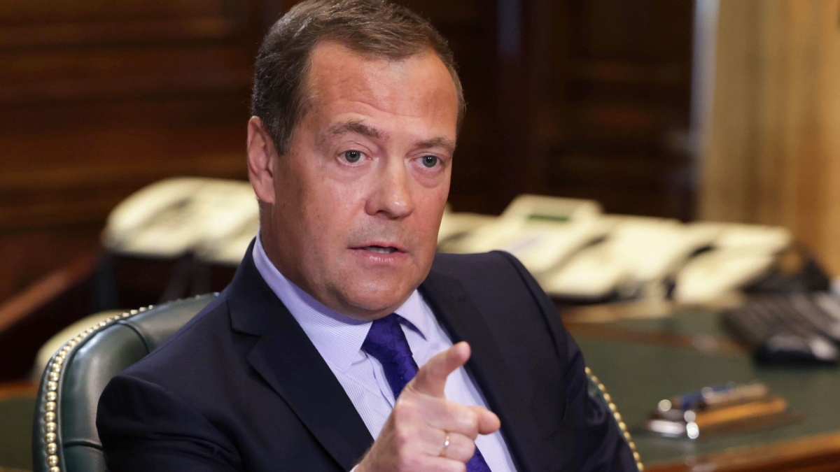 Дмитрий Медведев: Орос цөмийн зэвсэг эхлээд хэрэглэж чадна