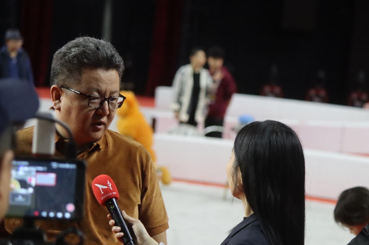 Н.Эрдэнэ: Киногоор бол Оскарын шагнал авсан циркийн жүжигчид Монголд ирсэн