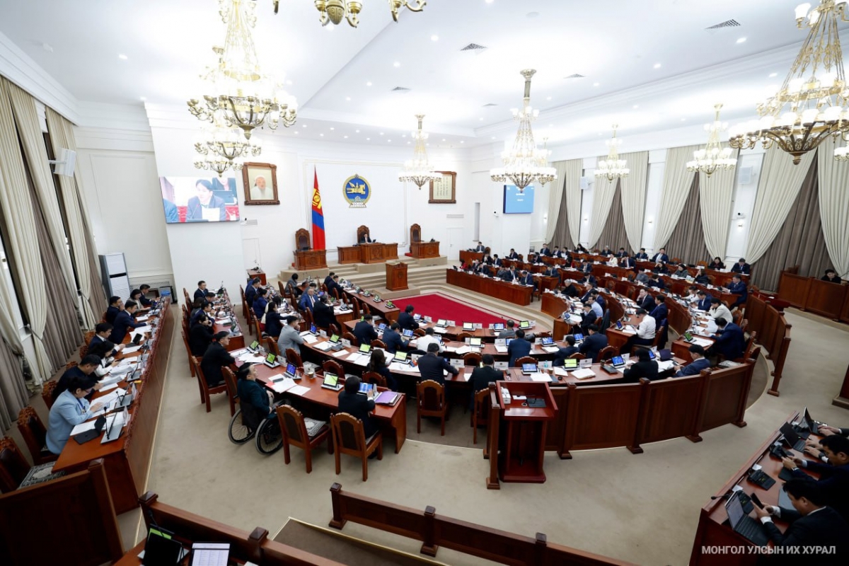 Татвар төлөгчийн банкин дахь дансыг бүхэлд нь хаадаг зохицуулалтыг хална