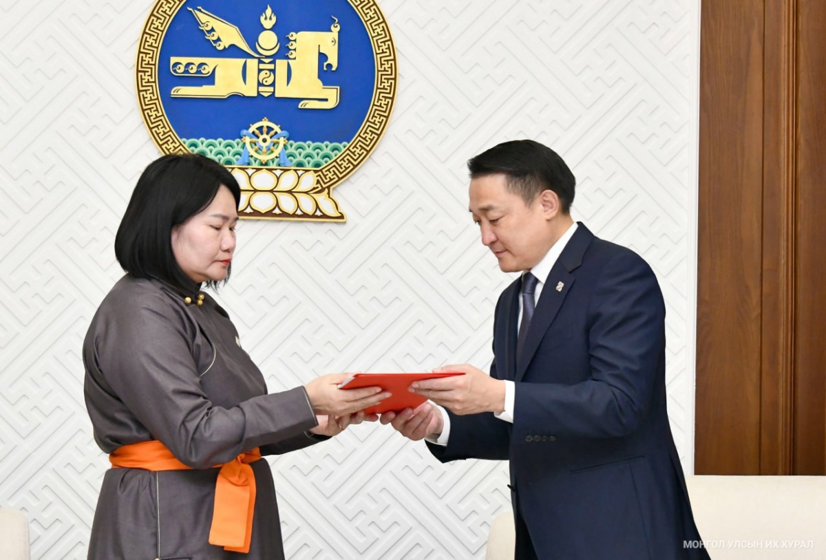 Боловсролын хуульд нэмэлт оруулах тухай хуулийн төслийг өргөн мэдүүллээ
