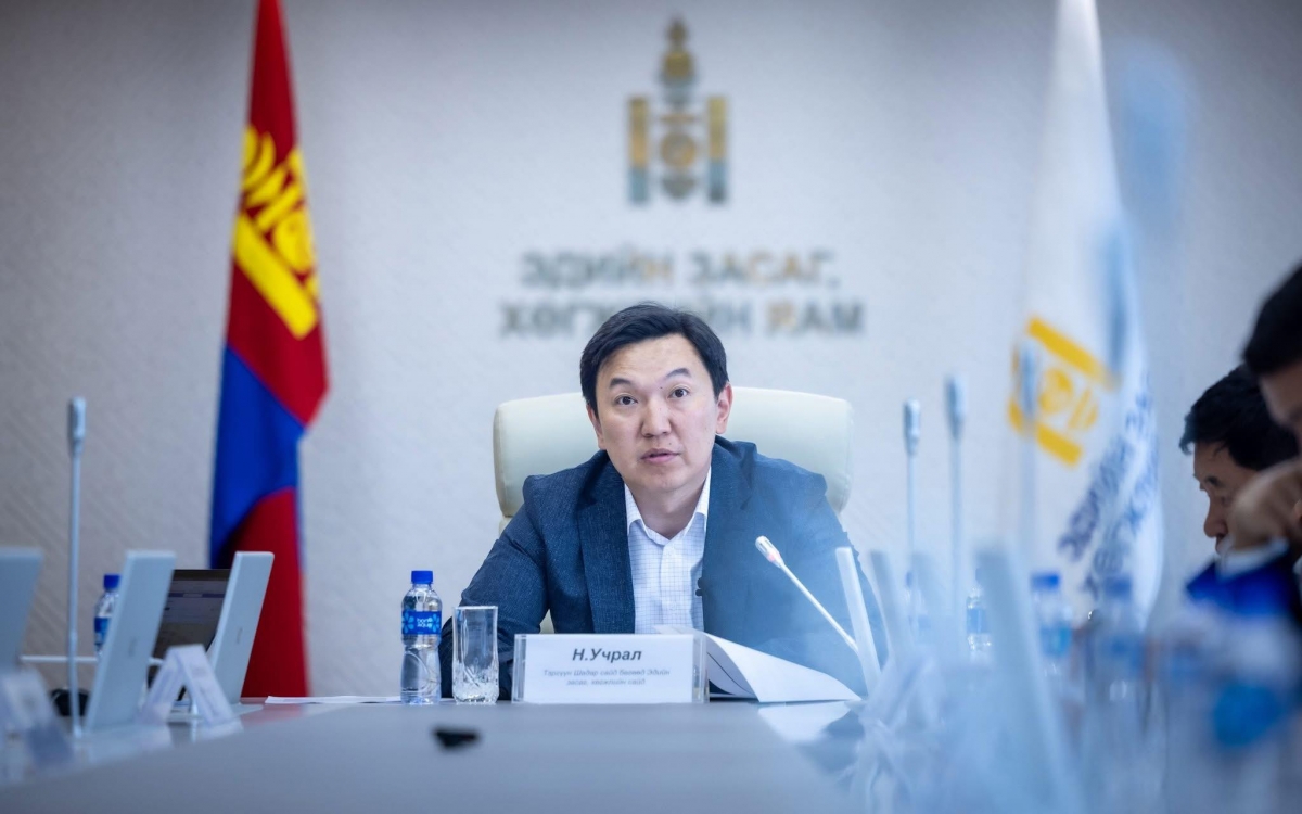 Н.Учрал: Гаалийн баталгаат агуулахын зөвшөөрлийг 15 дарга дамжиж, 1035 өдрийн дараа олгодог байдлыг 9-р сарын 30-ны дотор цэгцлэх үүргийг өглөө
