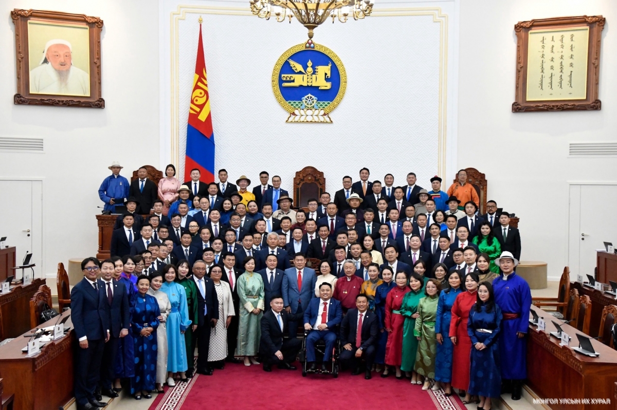 Монгол Улсын байнгын ажиллагаатай парламентын 35 жилийн түүхэн товчоо