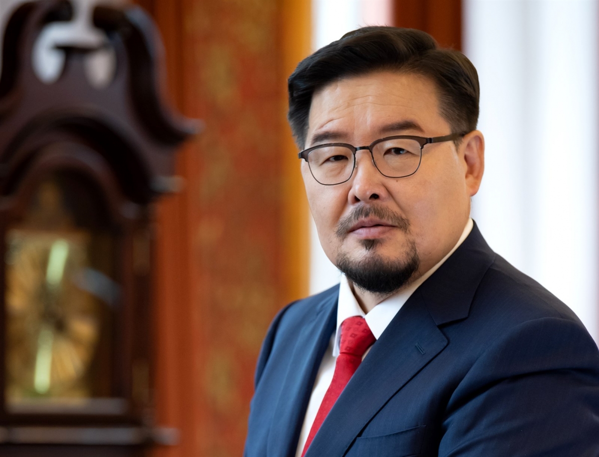 Г.Занданшатар: МАН-ын даргын төлөөх өрсөлдөөнөөс нэрээ татаж буйгаа мэдэгдэж байна