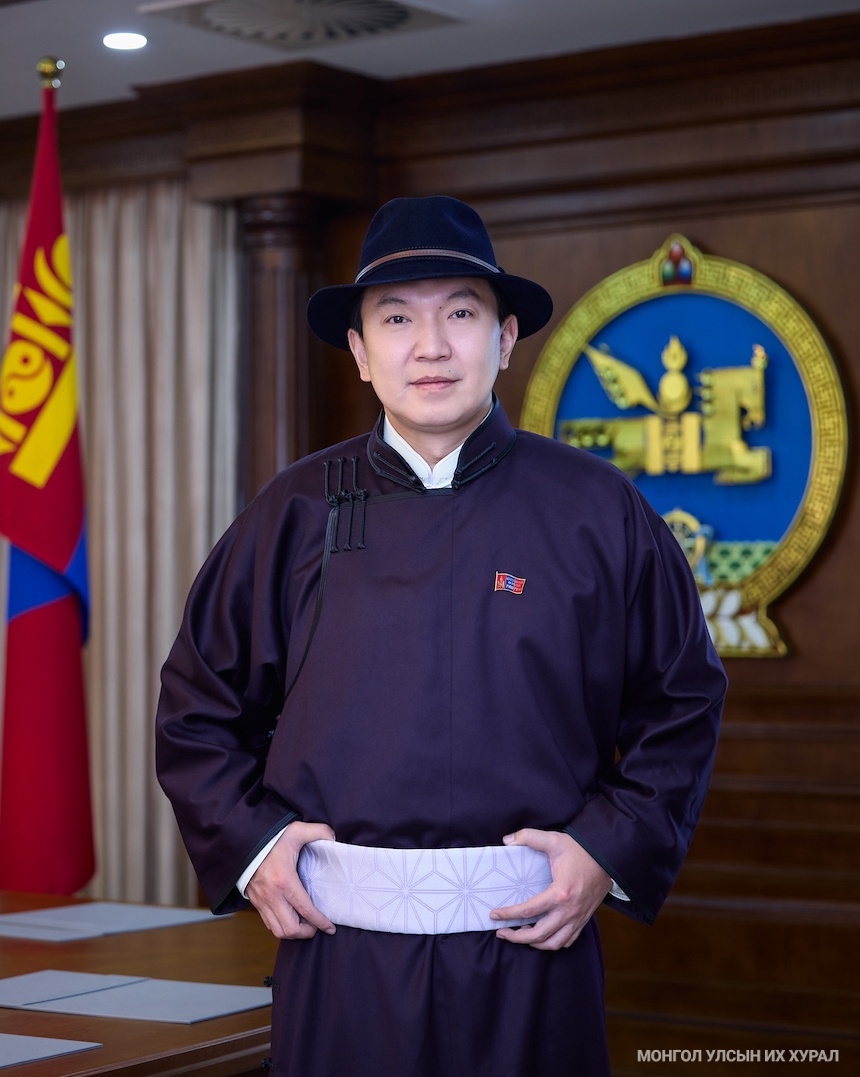 Анхдугаар Үндсэн хуулийг баталж, Бүгд Найрамдах Улс тунхагласан өдрийг тохиолдуулан Н.Учрал мэндчилгээ дэвшүүлэв