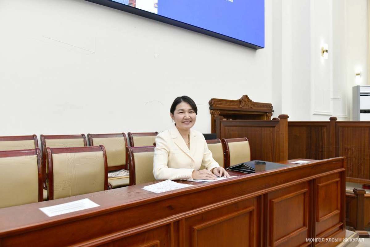 Улсын Их Хурлын Ерөнхий нарийн бичгийн даргаар Л.Өлзийсайханыг томилжээ