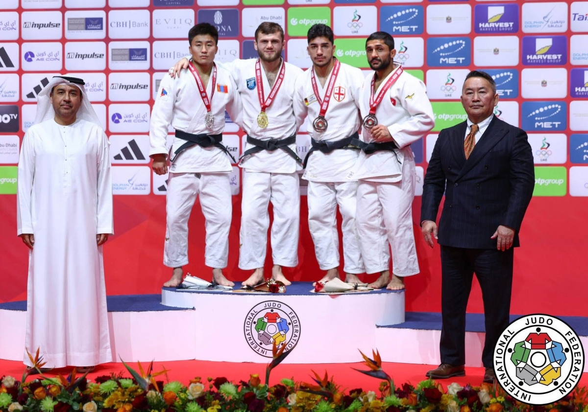 Э.Ариунболд Абу-Дабигийн Их дуулга тэмцээнээс мөнгөн медаль хүртлээ