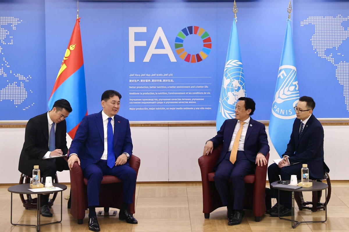 Ерөнхийлөгч У.Хүрэлсүхэд НҮБ-ын Хүнс, хөдөө аж ахуйн байгууллагын Ерөнхий захирал бараалхлаа