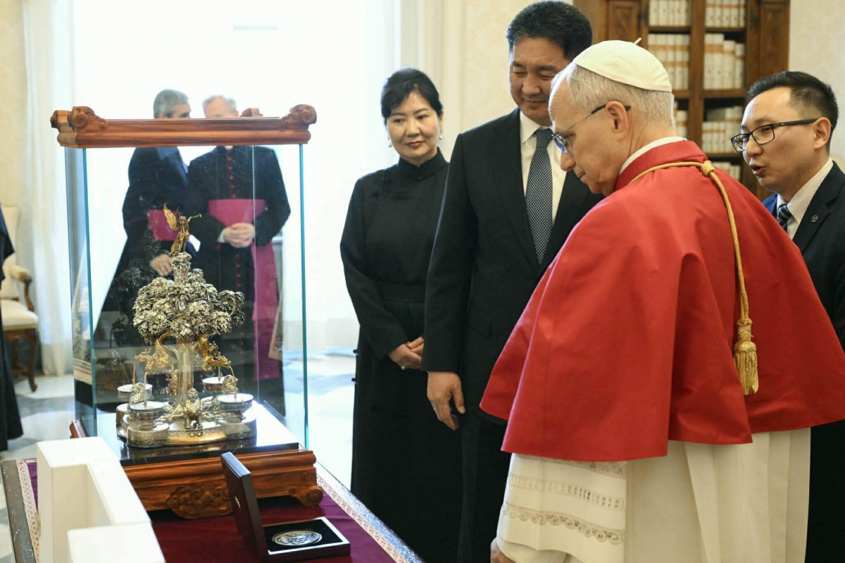 Монгол Улсын Ерөнхийлөгч У.Хүрэлсүх Гэгээн Ширээт Улсын төрийн тэргүүнтэй уулзлаа