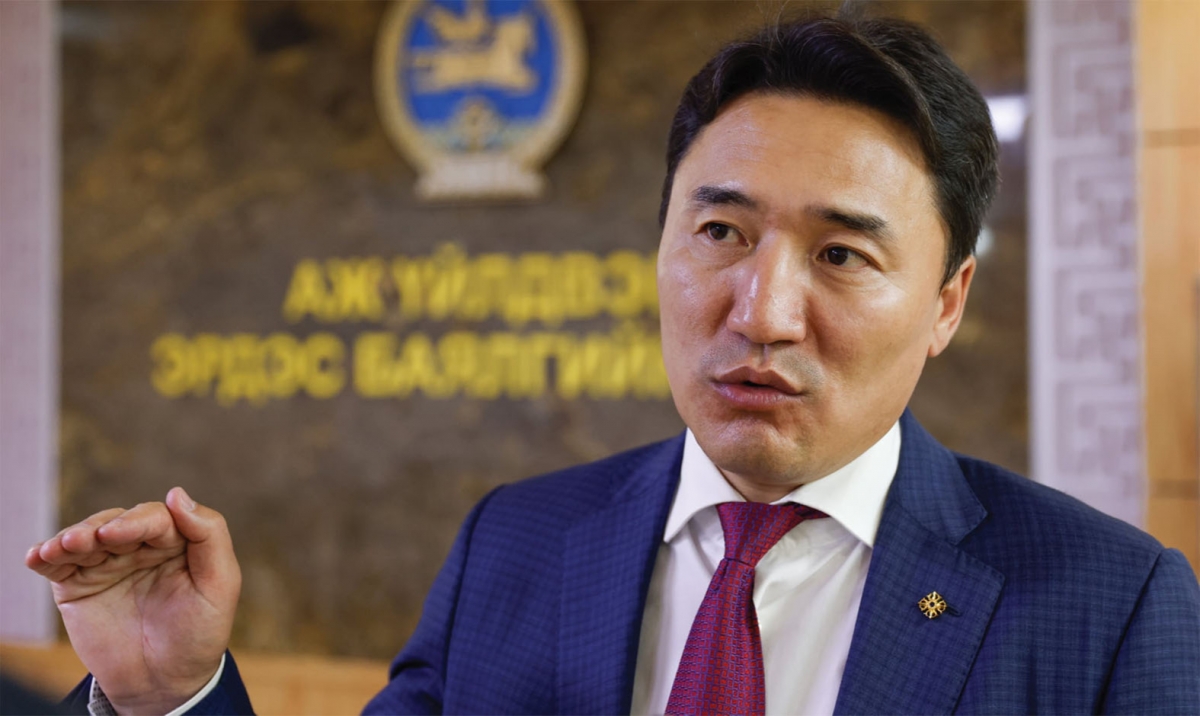 Г.Дамдинням Засгийн газартайгаа зам нийлэхгүй байна