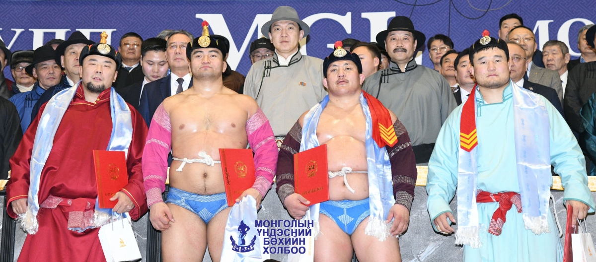 Үндсэн хуулийн өдөрт зориулсан барилдаанд улсын арслан Ц.Бямба-Отгон түрүүллээ