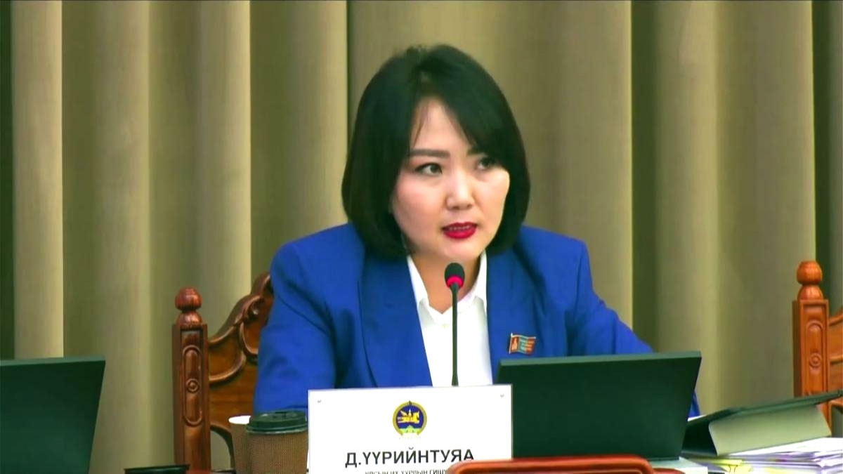 Х.Булгантуяаг Д.Үүрийнтуяагаар солих уу