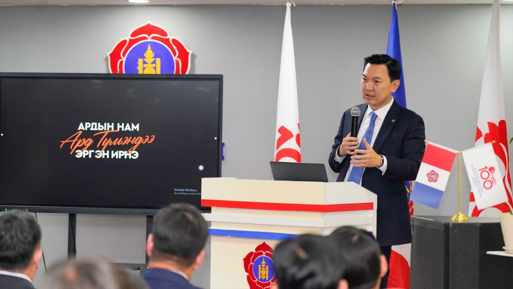 Н.Учрал: Жагсаалтад ороход гурван жил ажиллаж бэлтгэгдсэн байх шаардлагыг тавина