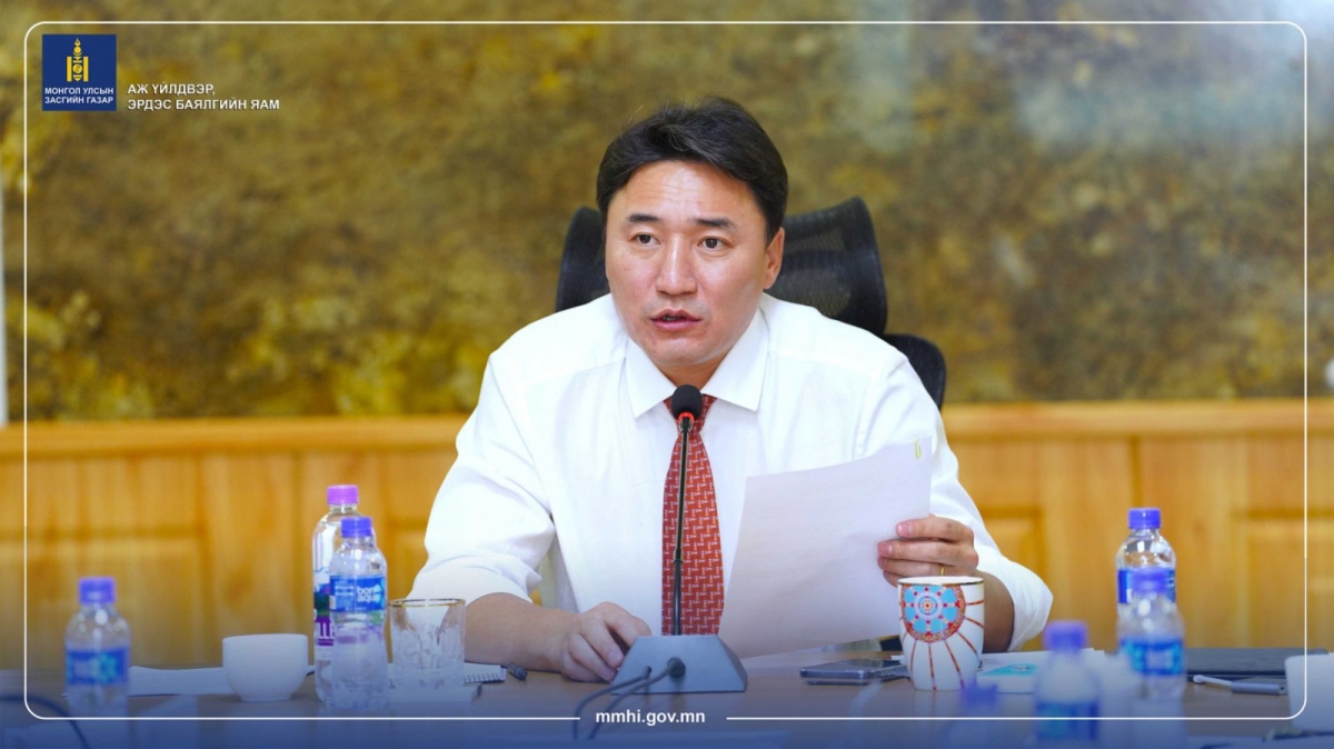 Г.Дамдинням: “Алтны үнэ түүхэн дээд амжилтад хүрсэн ч бид нар алтан дээр суусан гуйлгачин болж байна