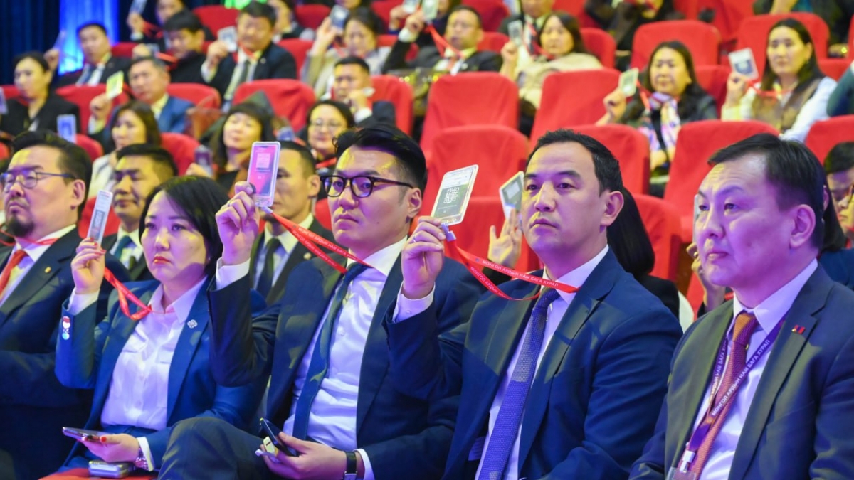 Монгол Ардын Намын бага хурлын II хуралдаан өндөрлөв