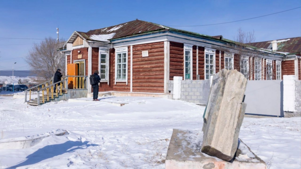 МАН-ын дарга Н.Учрал Ардын түр засгийн газар байрлаж байсан байраар зочиллоо