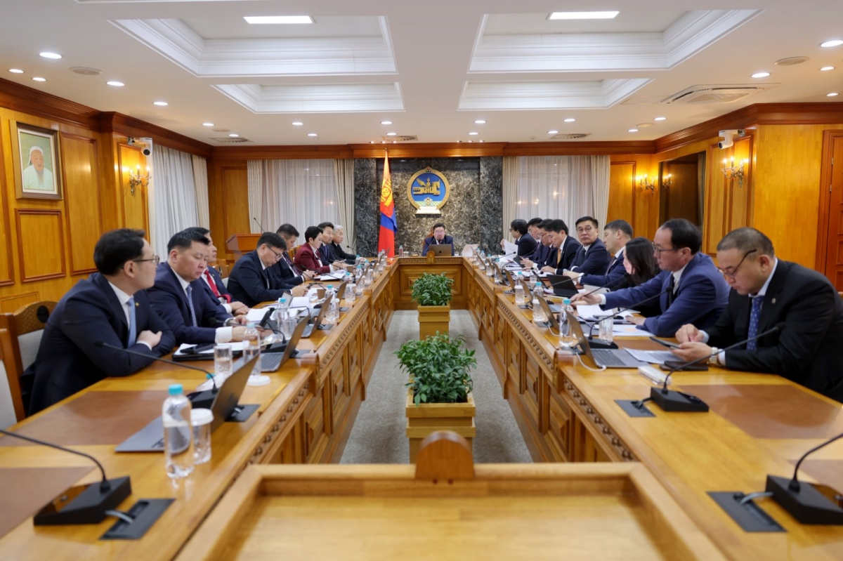 Засгийн газрын ээлжит хуралдаан үргэлжилж байна