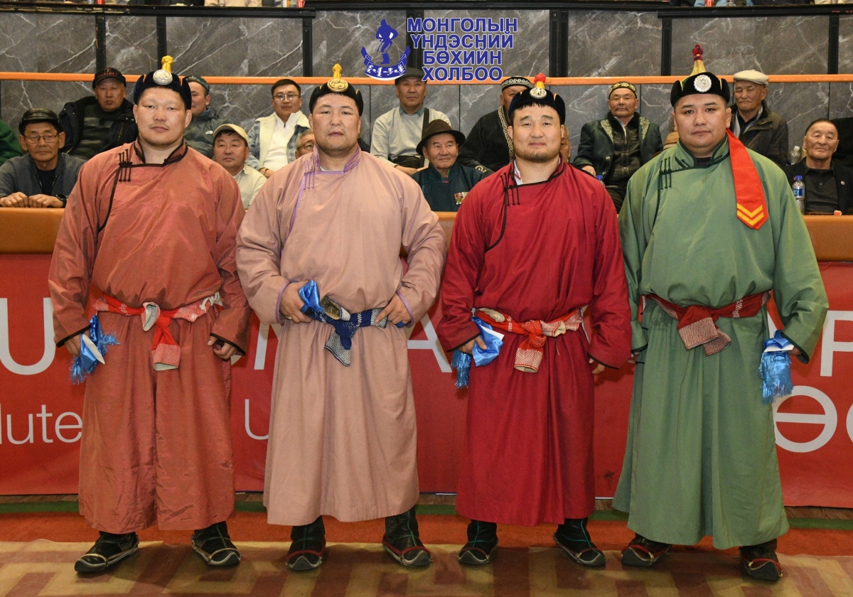 Наурызын барилдаанд Д.Хүдэрбулга заан түрүүллээ