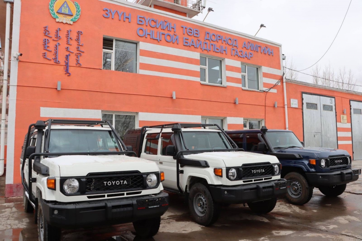 Дорнодын аймгийн зарим сумдад туулах чадвар сайтай автомашин хүлээлгэн өглөө