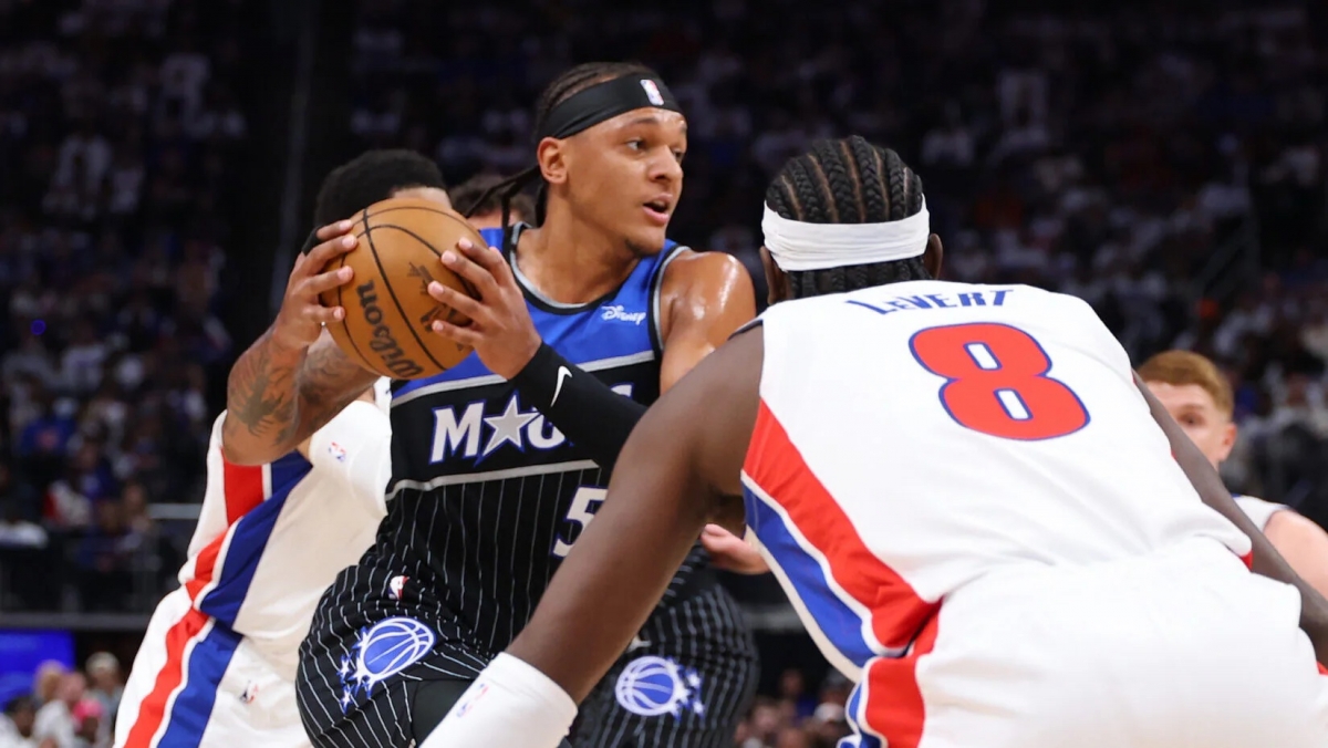 Орлондо Межик баг бүсийг тэргүүлсэн Детройт Пистонсыг хожлоо