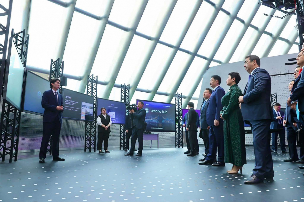 Казахстан Улс 2029 он гэхэд бүс нутгийн цахим зангилаа төв болно