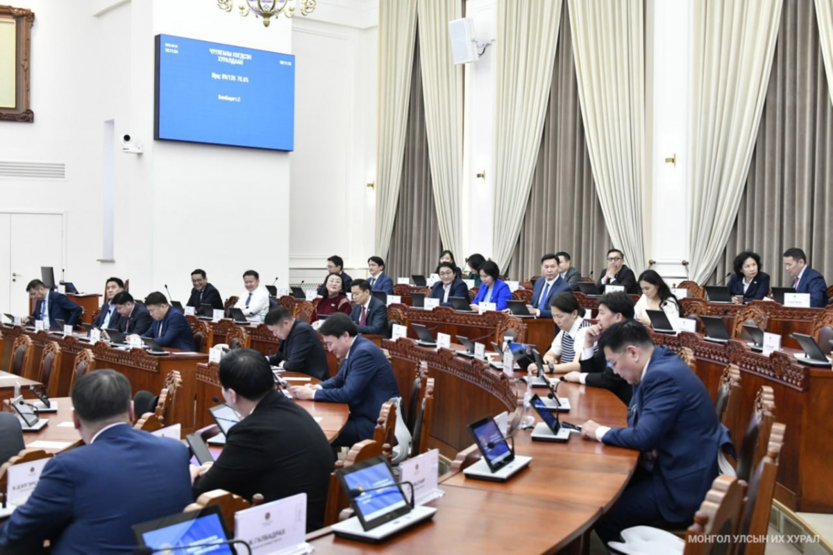 Парламентын хэлэлцэн шийдсэн онцлох асуудлууд