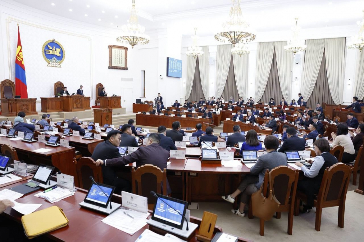 Баасан гарагт парламент гурван хуулийг эцэслэн баталлаа