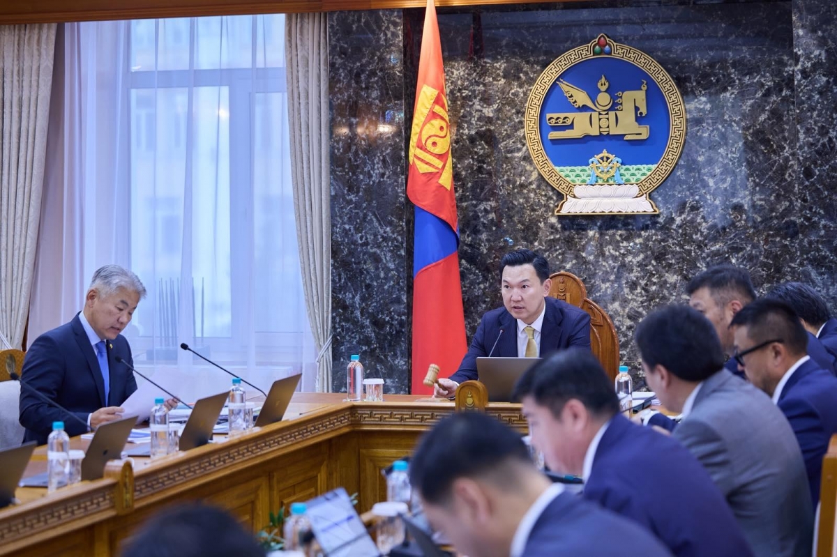 Зөвшөөрөл авахаас олгох хүртэлх бүх үйл ажиллагаанд баримт бичгийг иргэнээс нэг удаа авч, өргөдөл, хүсэлтийг шуурхай шийдвэрлэхийг үүрэг болголоо