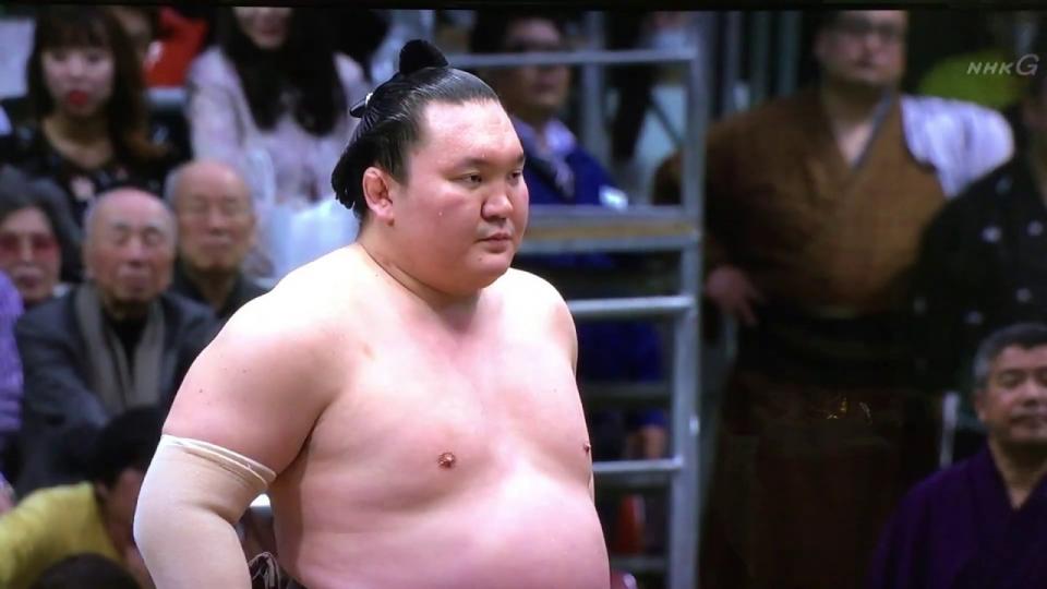 Хакүхо М.Даваажаргал качигоши хийлээ