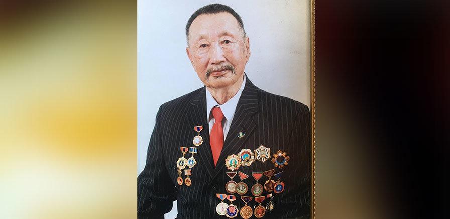 Д.Гонгор: Ю.Цэдэнбалын хар, цагааныг түүх шүүнэ