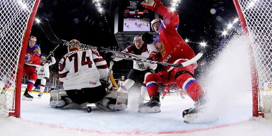Орос, Канадын хоккейчид өрсөлдөгчөө бутниргэлээ